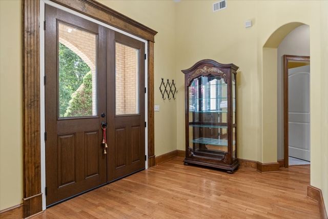 867 River Oaks Dr, Big Sandy, TN 38221