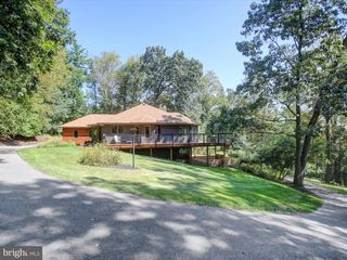 2895 BLACKBERRY RD, Dover, PA 17315