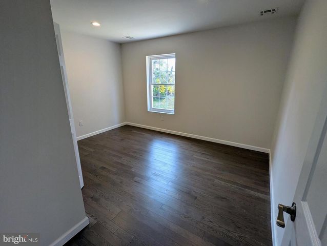 28 OSBORN LN, Bridgeton, NJ 08302