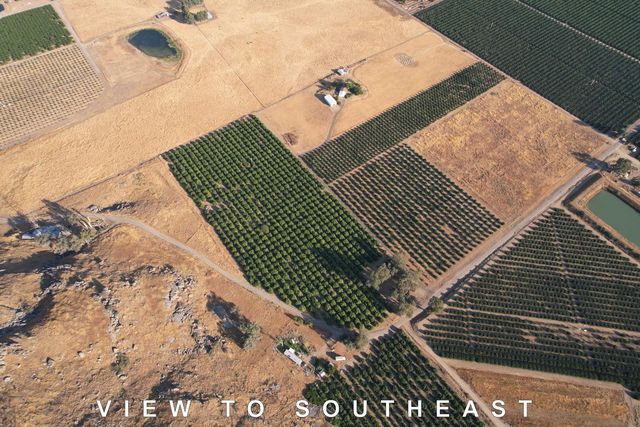 3363 S Anchor Avenue, Orange Cove, CA 93646