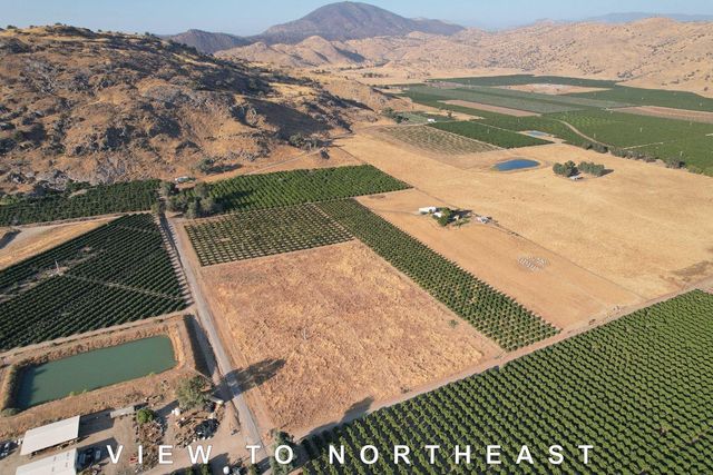 3363 S Anchor Avenue, Orange Cove, CA 93646