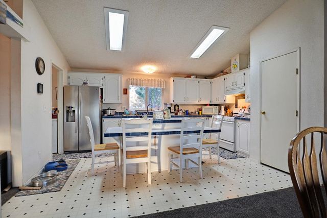 3363 S Anchor Avenue, Orange Cove, CA 93646