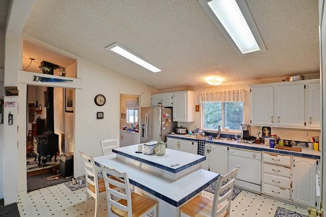 3363 S Anchor Avenue, Orange Cove, CA 93646