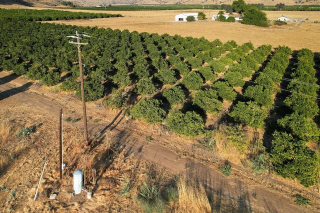 3363 S Anchor Avenue, Orange Cove, CA 93646