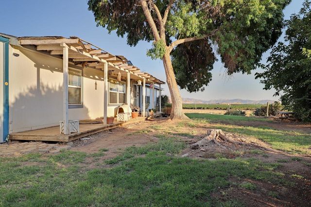 3363 S Anchor Avenue, Orange Cove, CA 93646