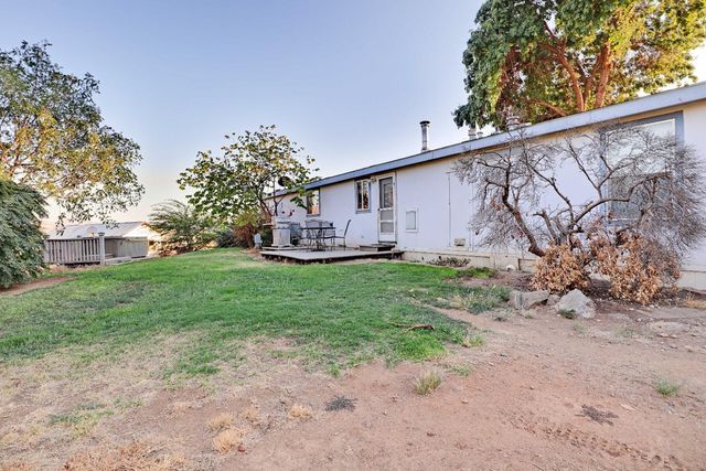 3363 S Anchor Avenue, Orange Cove, CA 93646