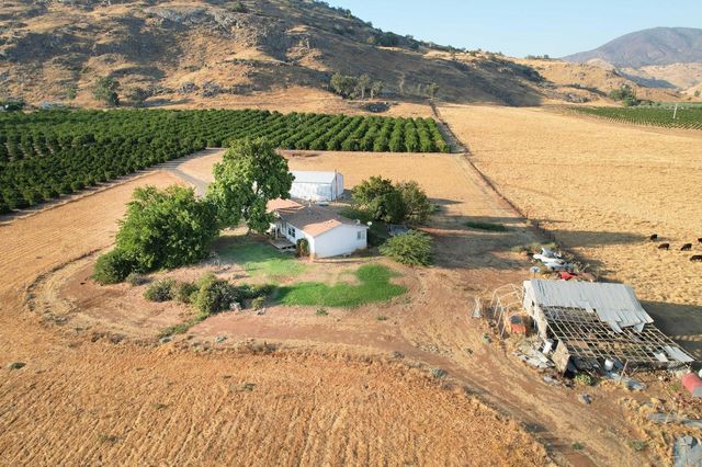 3363 S Anchor Avenue, Orange Cove, CA 93646