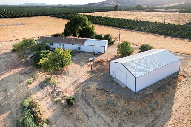 3363 S Anchor Avenue, Orange Cove, CA 93646