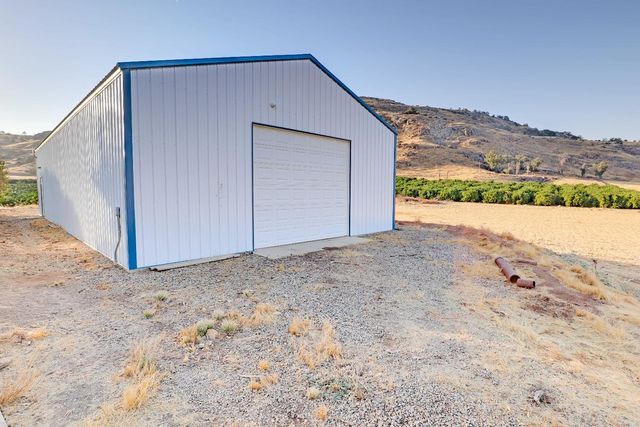 3363 S Anchor Avenue, Orange Cove, CA 93646