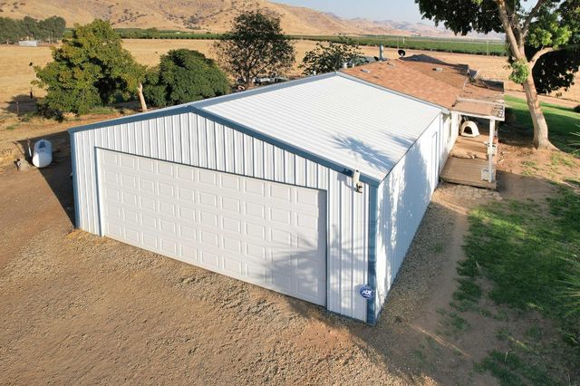 3363 S Anchor Avenue, Orange Cove, CA 93646