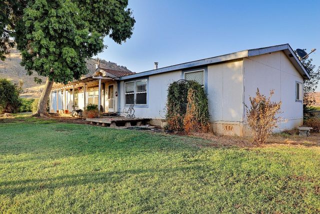 3363 S Anchor Avenue, Orange Cove, CA 93646