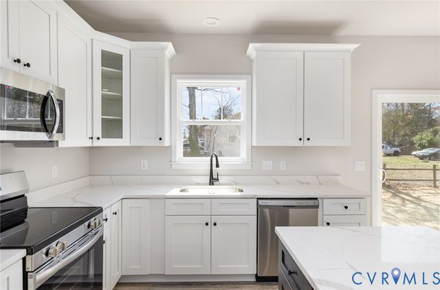 31 Blue Stone Dr, Stafford, VA 22405