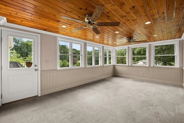 128 Bullard St, Walpole, MA 02081