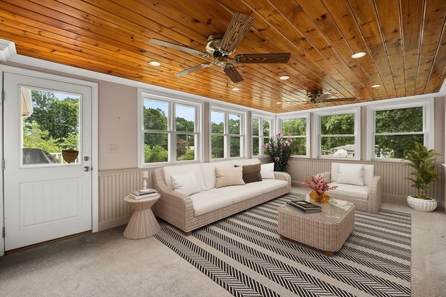 128 Bullard St, Walpole, MA 02081