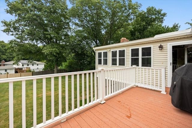 128 Bullard St, Walpole, MA 02081