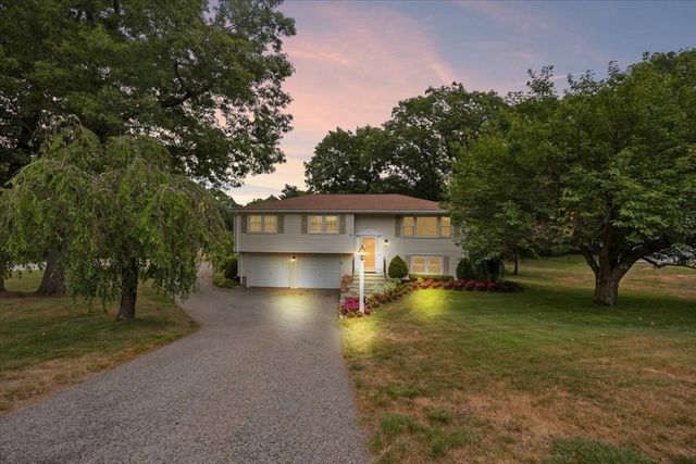 128 Bullard St, Walpole, MA 02081