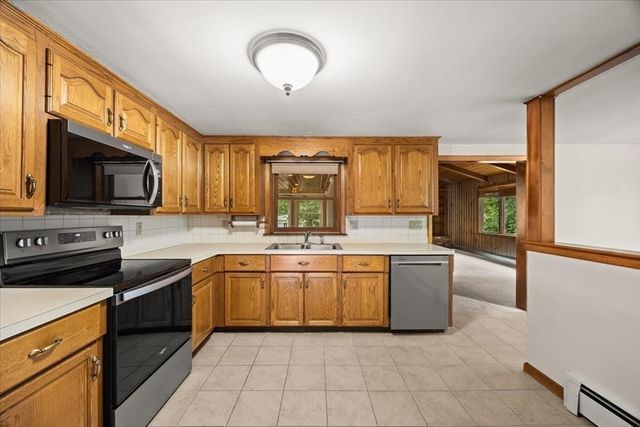 128 Bullard St, Walpole, MA 02081