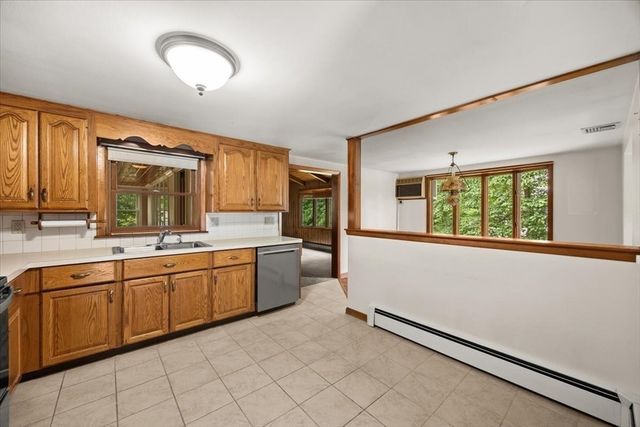 128 Bullard St, Walpole, MA 02081