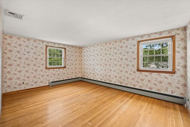 128 Bullard St, Walpole, MA 02081