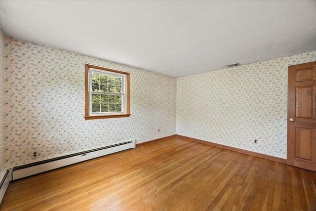 128 Bullard St, Walpole, MA 02081