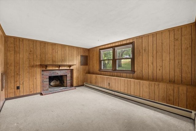 128 Bullard St, Walpole, MA 02081