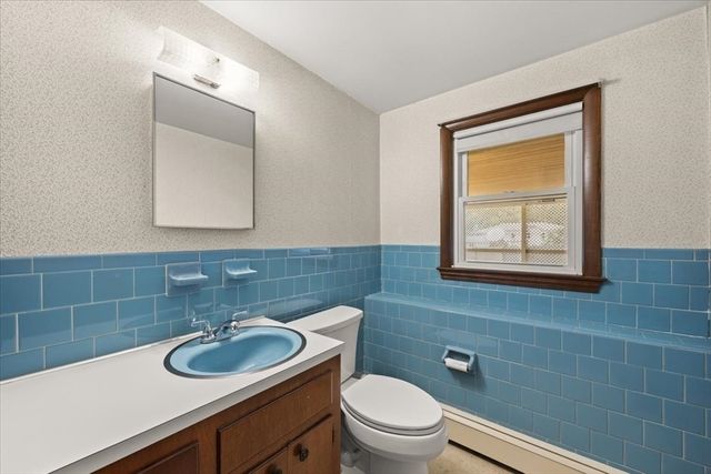 128 Bullard St, Walpole, MA 02081