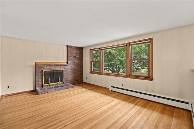 128 Bullard St, Walpole, MA 02081