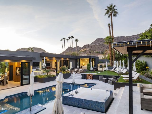 7223 N BLACK ROCK Trail, Paradise Valley, AZ 85253