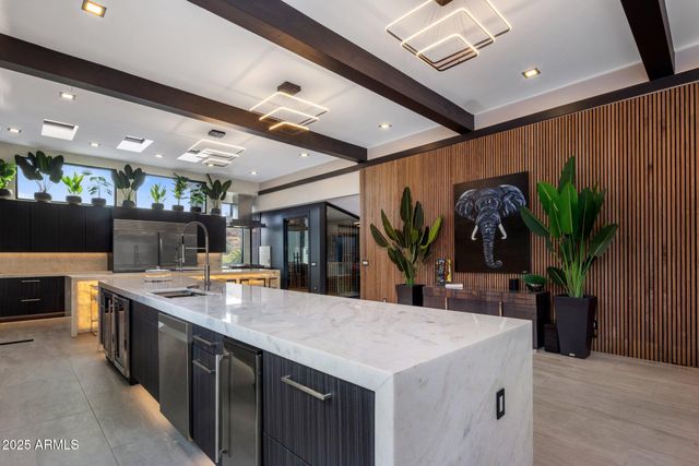 7223 N BLACK ROCK Trail, Paradise Valley, AZ 85253