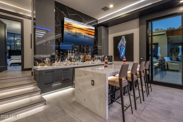 7223 N BLACK ROCK Trail, Paradise Valley, AZ 85253