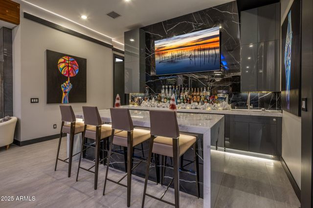 7223 N BLACK ROCK Trail, Paradise Valley, AZ 85253