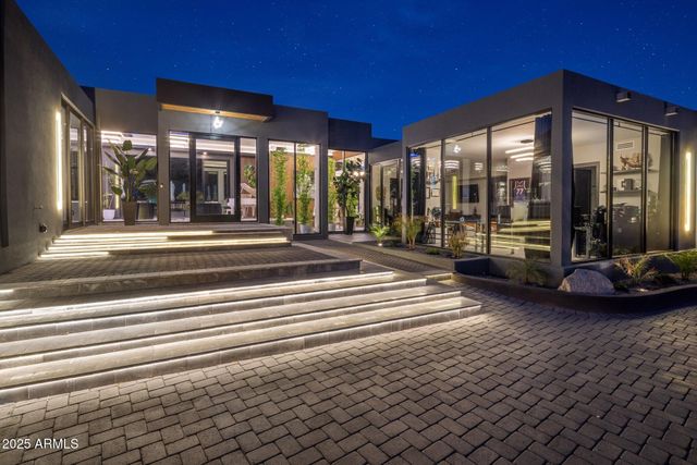 7223 N BLACK ROCK Trail, Paradise Valley, AZ 85253