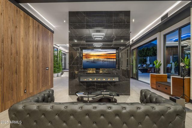 7223 N BLACK ROCK Trail, Paradise Valley, AZ 85253