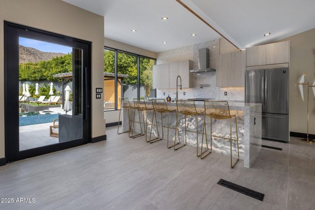 7223 N BLACK ROCK Trail, Paradise Valley, AZ 85253