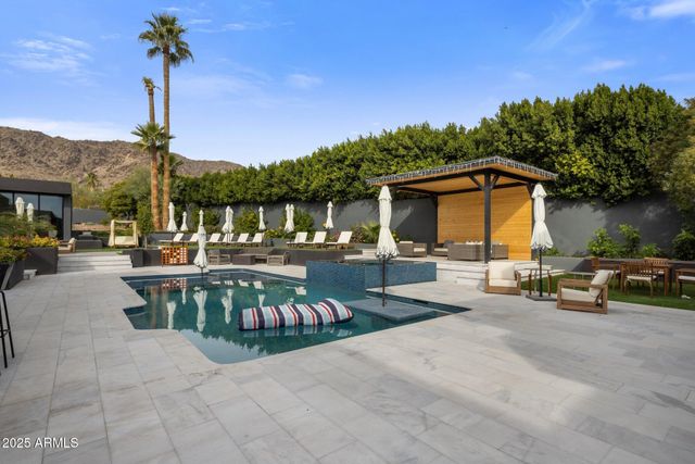 7223 N BLACK ROCK Trail, Paradise Valley, AZ 85253