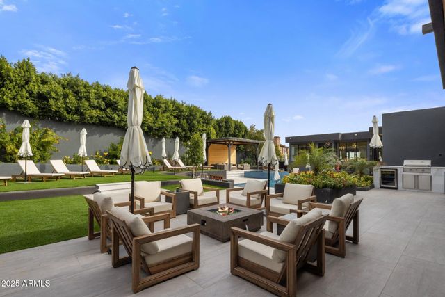 7223 N BLACK ROCK Trail, Paradise Valley, AZ 85253