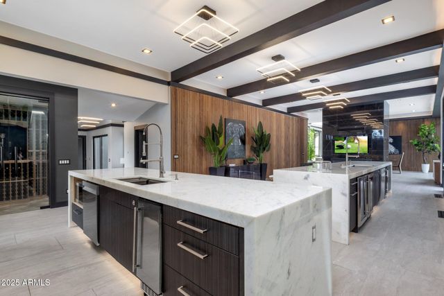 7223 N BLACK ROCK Trail, Paradise Valley, AZ 85253