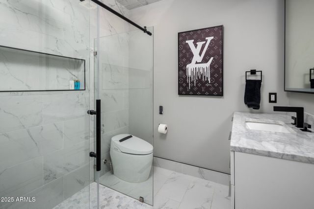 7223 N BLACK ROCK Trail, Paradise Valley, AZ 85253