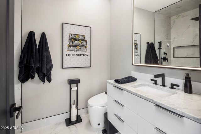 7223 N BLACK ROCK Trail, Paradise Valley, AZ 85253