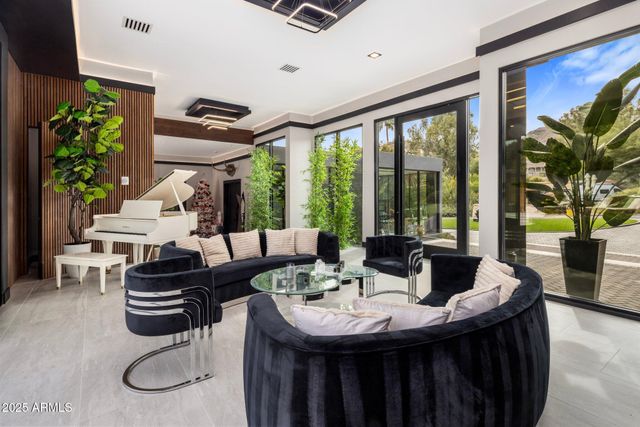 7223 N BLACK ROCK Trail, Paradise Valley, AZ 85253