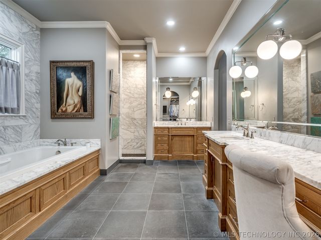 704 W 108th Street S, Jenks, OK 74037