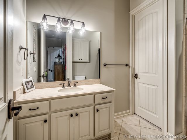 704 W 108th Street S, Jenks, OK 74037