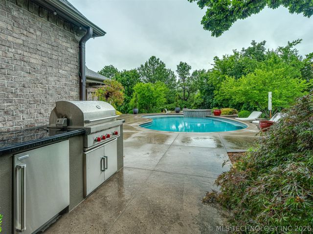 704 W 108th Street S, Jenks, OK 74037