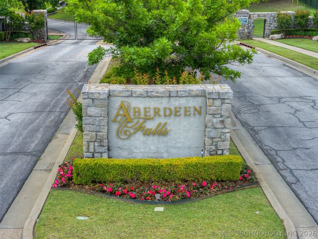 704 W 108th Street S, Jenks, OK 74037