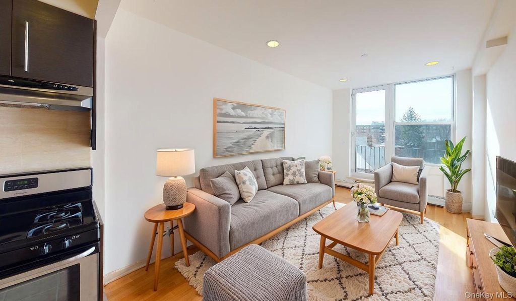 67-09 Austin Street 4A, Forest Hills, NY 11375