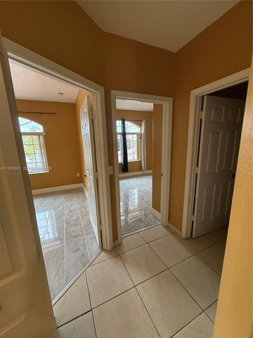 7772 NW 200 Ln, Hialeah, FL 33015