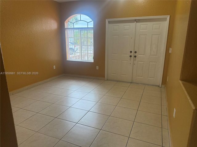 7772 NW 200 Ln, Hialeah, FL 33015