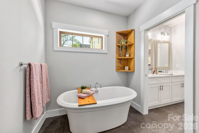 241 Coxe Avenue, Charlotte, NC 28208