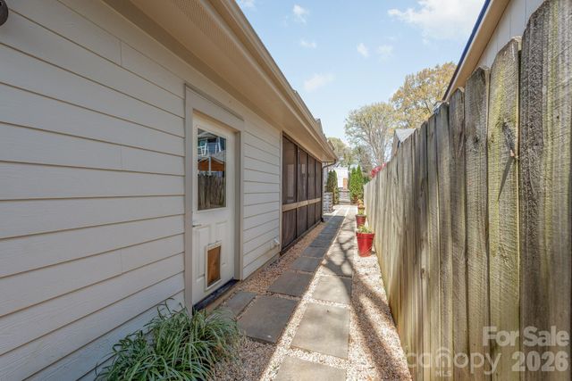 241 Coxe Avenue, Charlotte, NC 28208