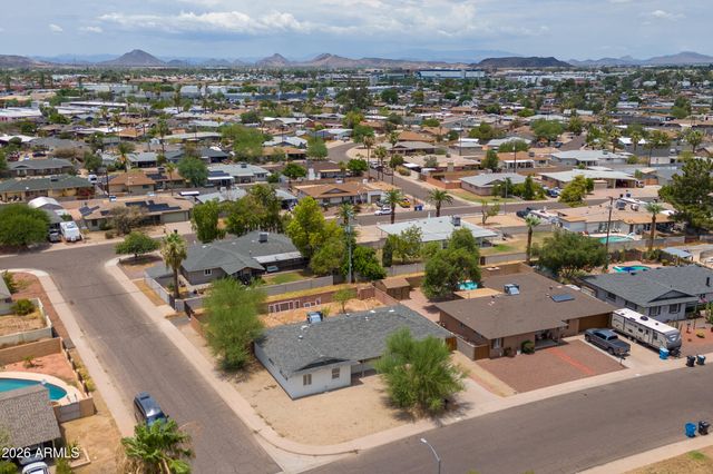 2290 W VILLAGE Drive, Phoenix, AZ 85023
